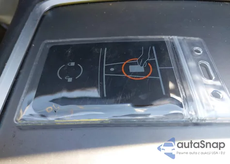 2022 Tesla Model Y Long Range Dual Motor All-Wheel Drive z USA, uszkodzony, nr VIN 7SAYGDEE4NF392051